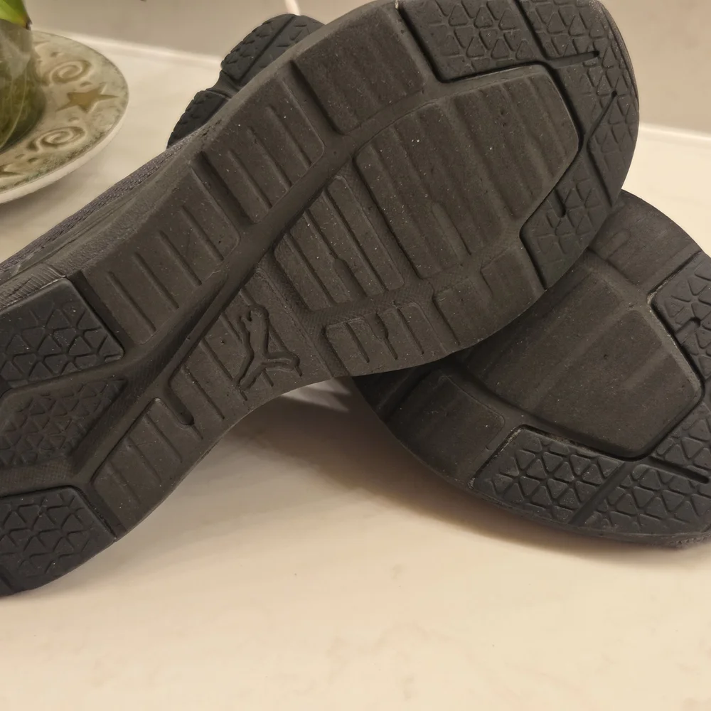 Puma Big Kids Slip-On Sneakers - Picture 3 of 4